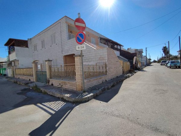 casa indipendente in vendita ad Ugento in zona Lido Marini