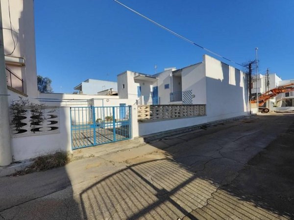 casa indipendente in vendita ad Ugento in zona Lido Marini
