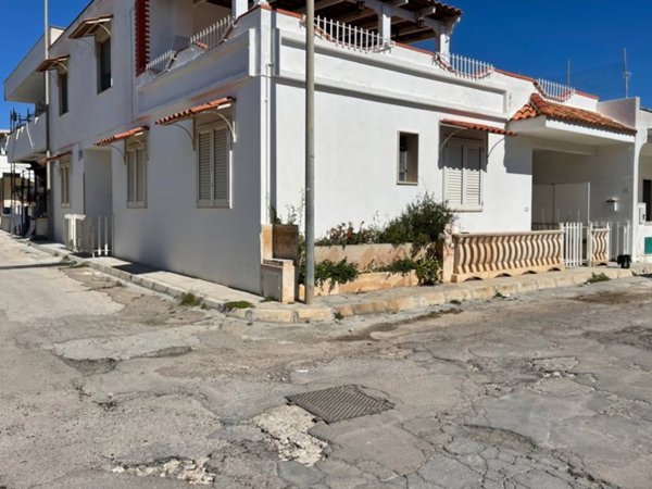 appartamento in vendita ad Ugento in zona Torre San Giovanni