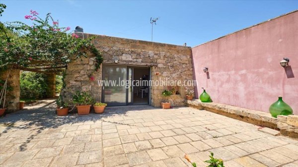 casa indipendente in vendita ad Ugento in zona Torre San Giovanni