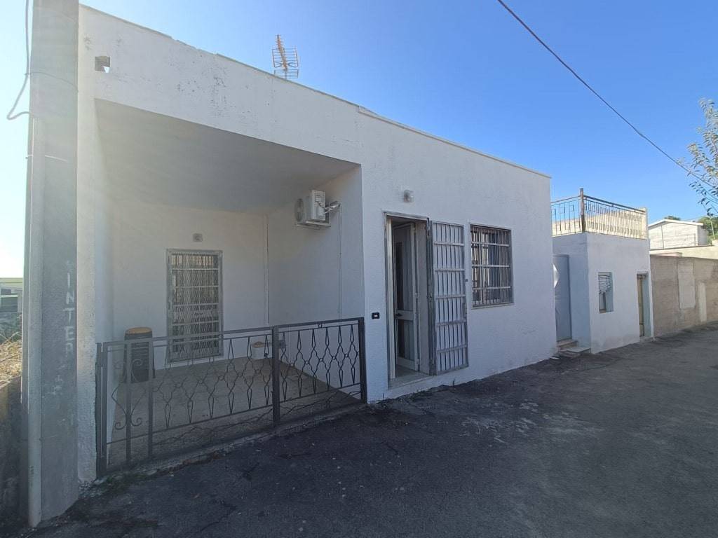 casa indipendente in vendita ad Ugento in zona Torre San Giovanni