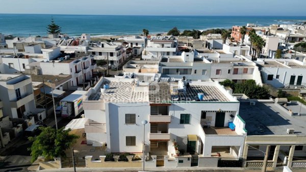 appartamento in vendita ad Ugento in zona Lido Marini