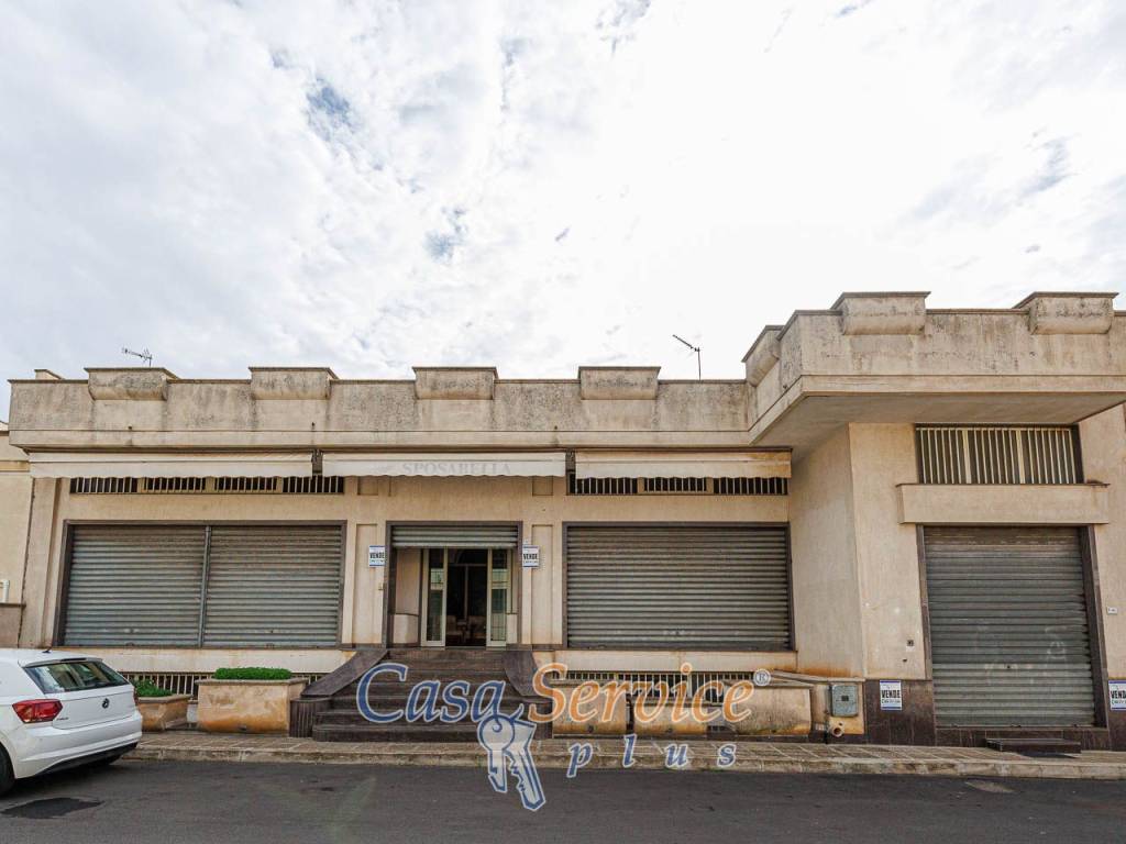 negozio in vendita ad Ugento