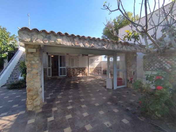 casa indipendente in vendita ad Ugento