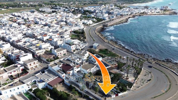 negozio in vendita ad Ugento in zona Torre San Giovanni
