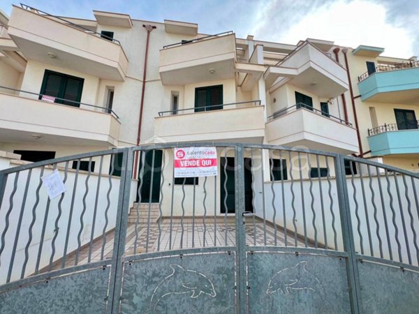 appartamento in vendita ad Ugento in zona Torre San Giovanni