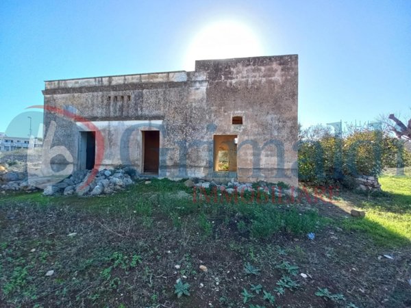 negozio in vendita ad Ugento