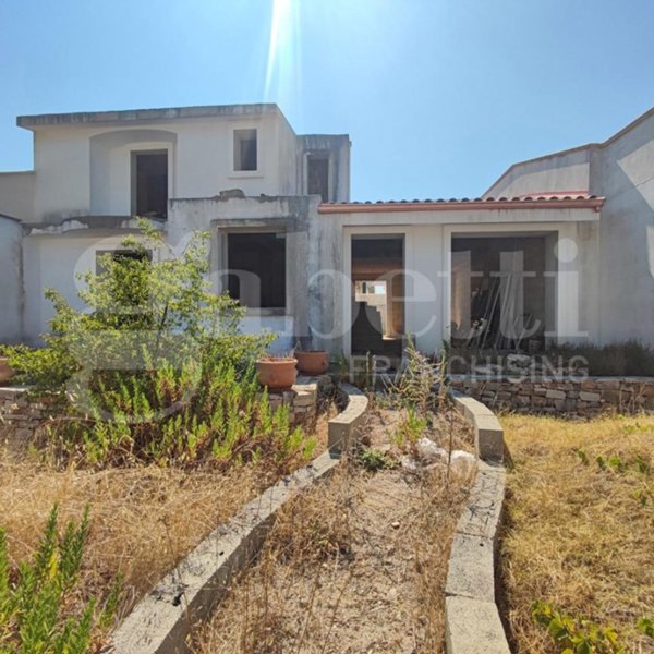 casa indipendente in vendita ad Ugento