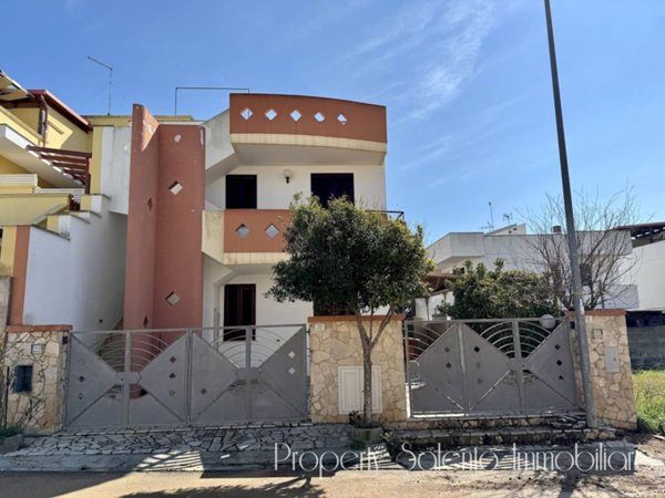 casa indipendente in vendita ad Ugento in zona Torre San Giovanni