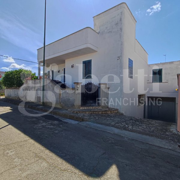 casa indipendente in vendita ad Ugento