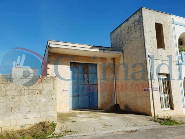 locale di sgombero in vendita ad Ugento