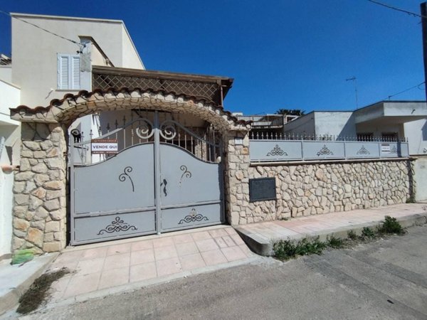 casa indipendente in vendita ad Ugento in zona Torre San Giovanni