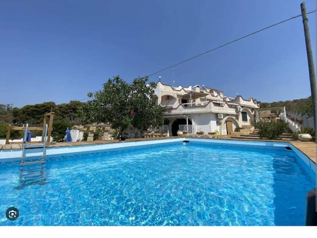 casa indipendente in vendita ad Ugento in zona Torre San Giovanni