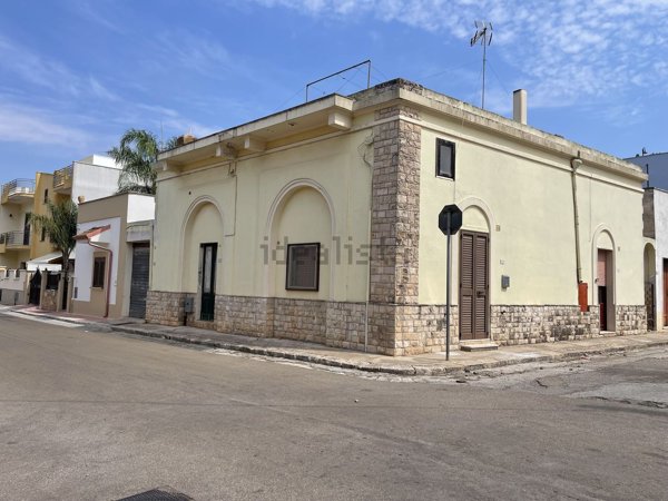 casa indipendente in vendita ad Ugento