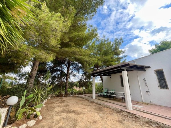 casa indipendente in vendita ad Ugento in zona Lido Marini