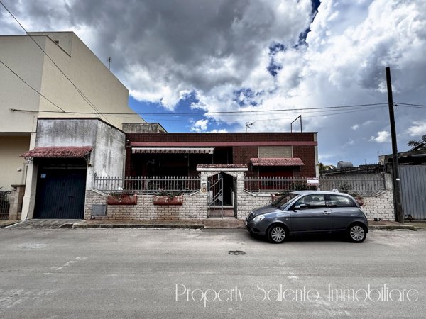casa indipendente in vendita ad Ugento