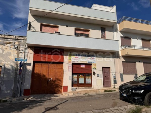 negozio in vendita ad Ugento