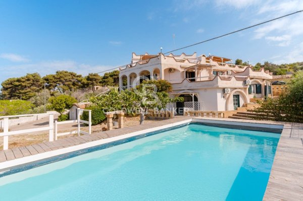 casa indipendente in vendita ad Ugento