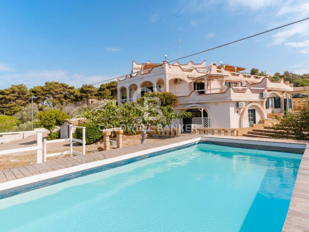 casa indipendente in vendita ad Ugento