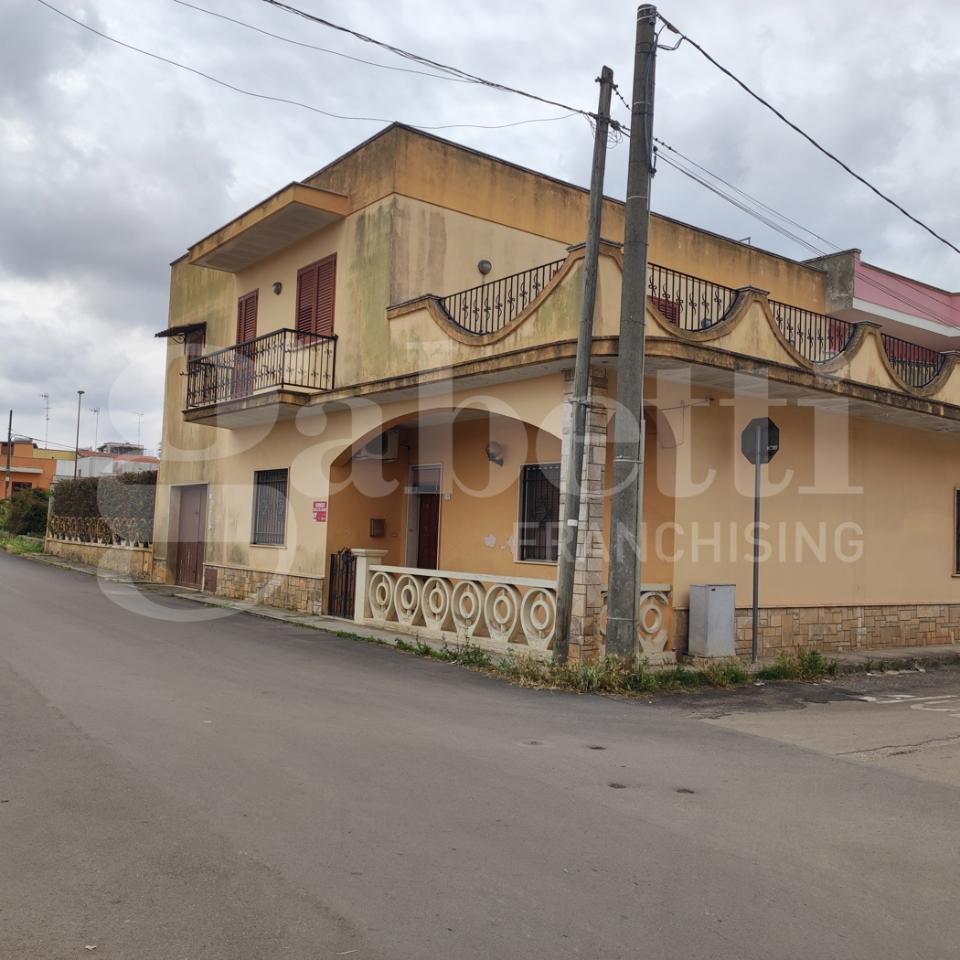 casa indipendente in vendita ad Ugento