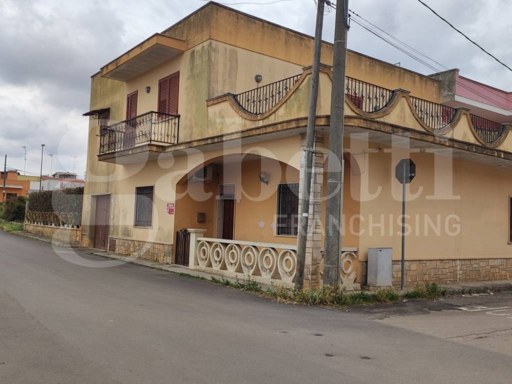 casa indipendente in vendita ad Ugento