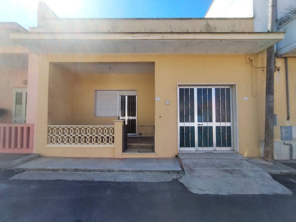 casa indipendente in vendita ad Ugento