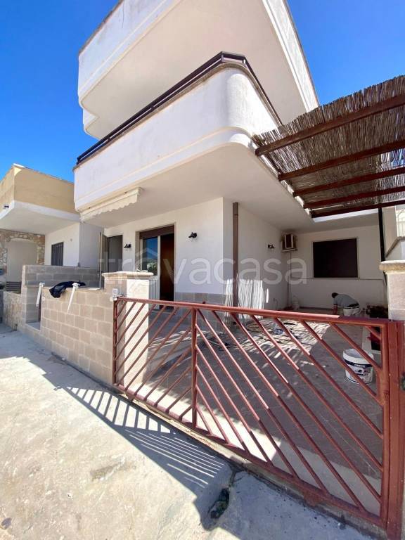 appartamento in vendita ad Ugento in zona Torre San Giovanni