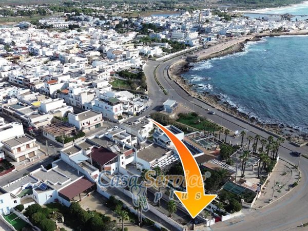 negozio in vendita ad Ugento in zona Torre San Giovanni