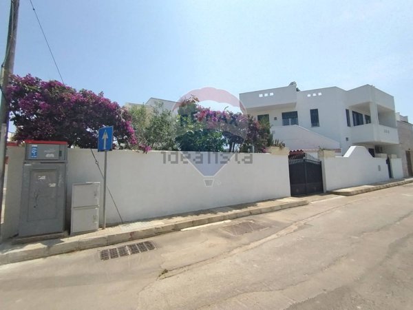 appartamento in vendita ad Ugento in zona Torre San Giovanni