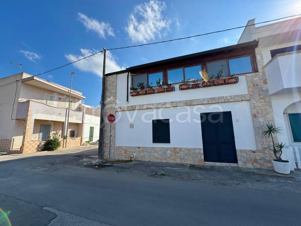 appartamento in vendita ad Ugento in zona Torre San Giovanni