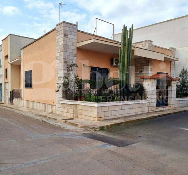 casa indipendente in vendita ad Ugento