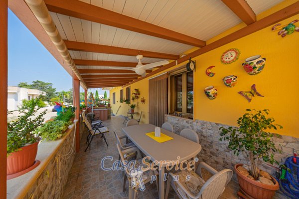 casa indipendente in vendita ad Ugento in zona Gemini