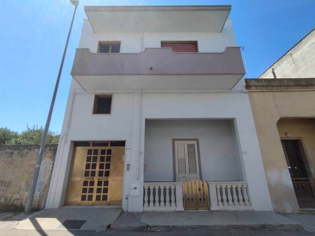 casa indipendente in vendita ad Ugento