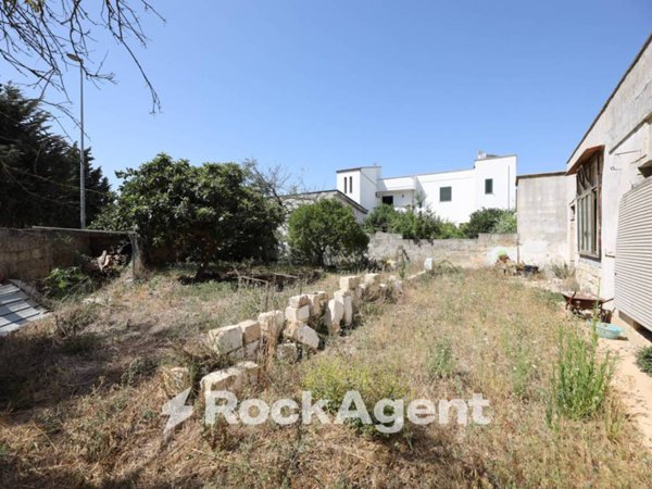 casa indipendente in vendita ad Ugento in zona Gemini