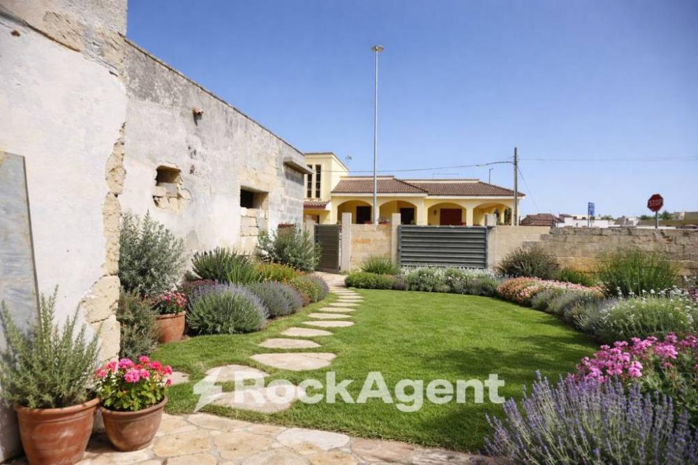 casa indipendente in vendita ad Ugento in zona Gemini