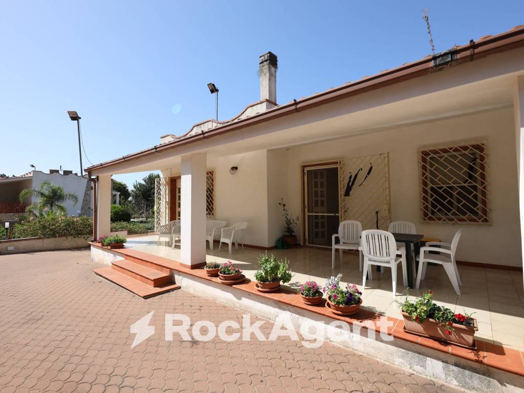 casa indipendente in vendita ad Ugento