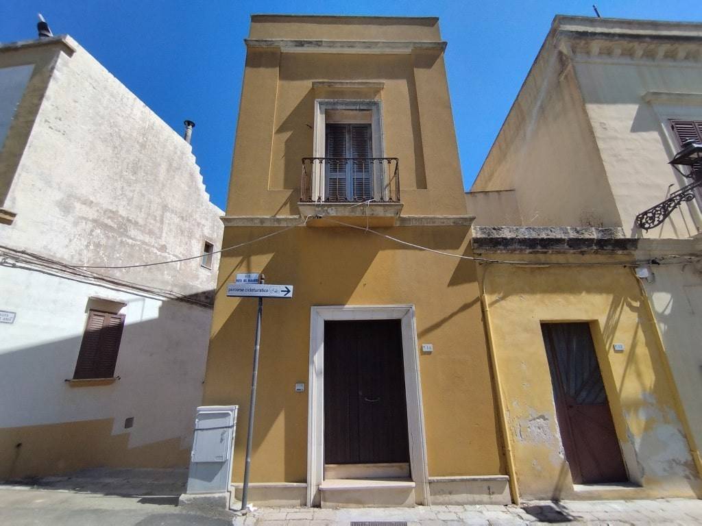 casa indipendente in vendita ad Ugento