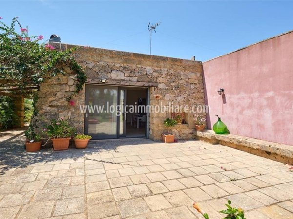 casa indipendente in vendita ad Ugento in zona Torre San Giovanni