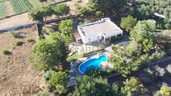 casa indipendente in vendita ad Ugento in zona Torre San Giovanni