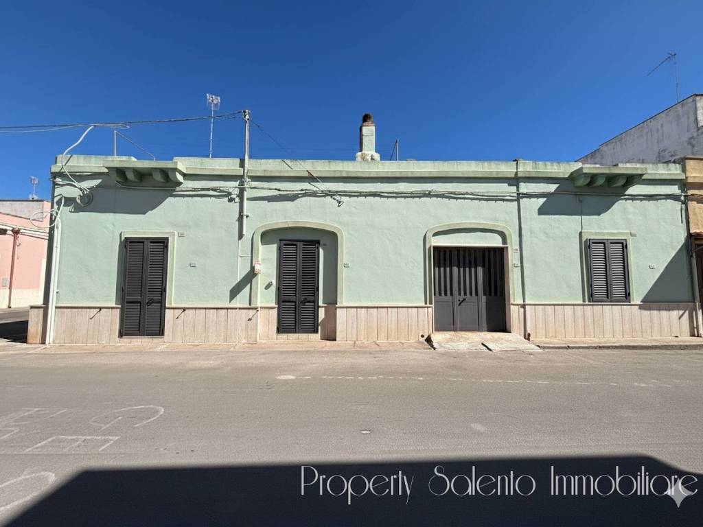 casa indipendente in vendita ad Ugento