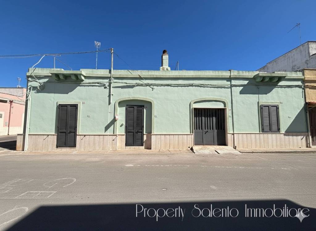 casa indipendente in vendita ad Ugento
