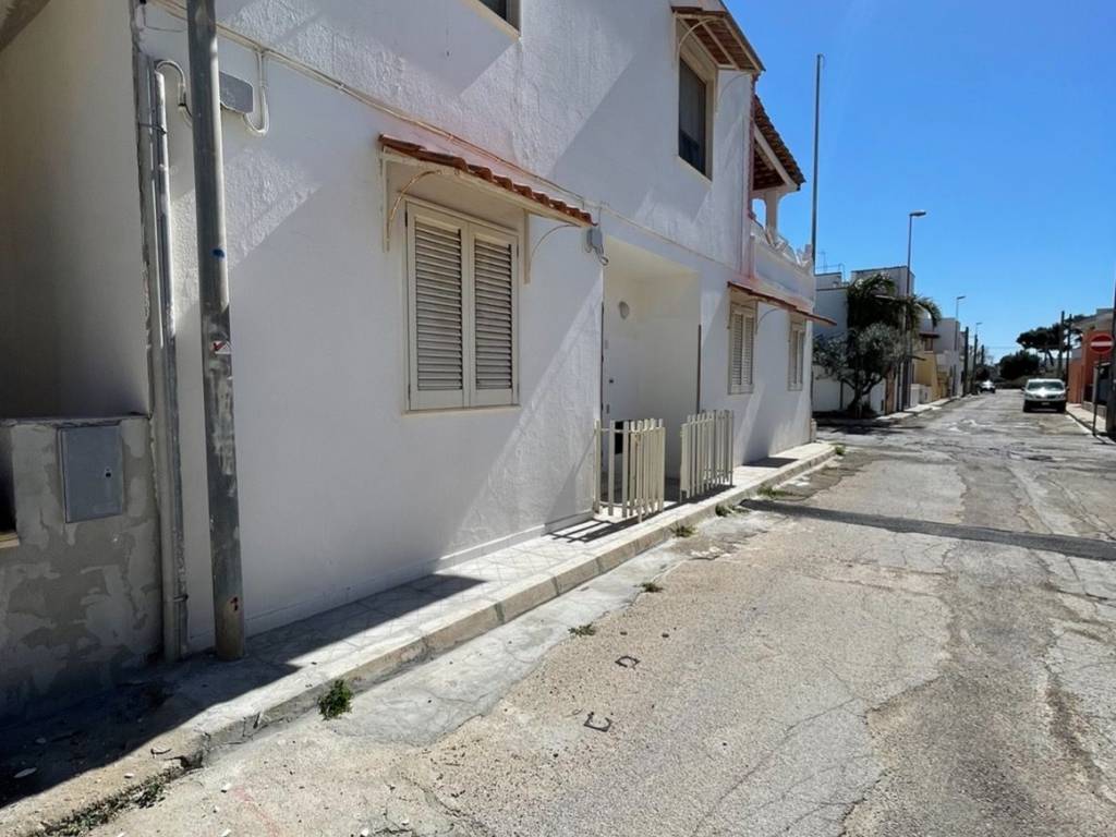 appartamento in vendita ad Ugento in zona Torre San Giovanni