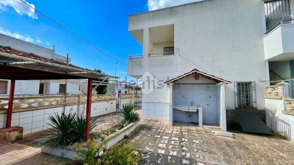 casa indipendente in vendita ad Ugento in zona Lido Marini
