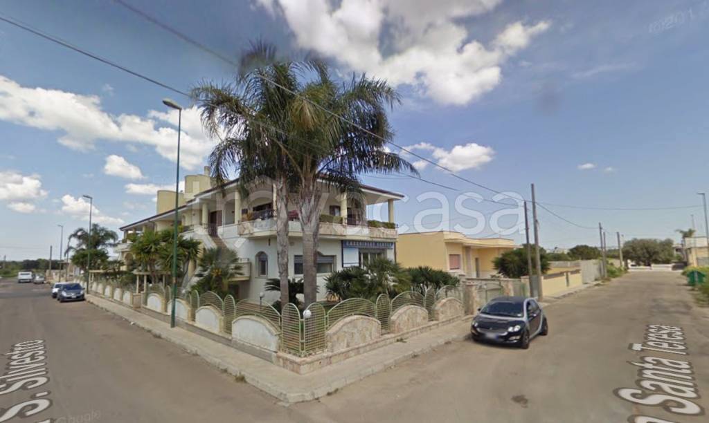 locale commerciale in vendita ad Ugento