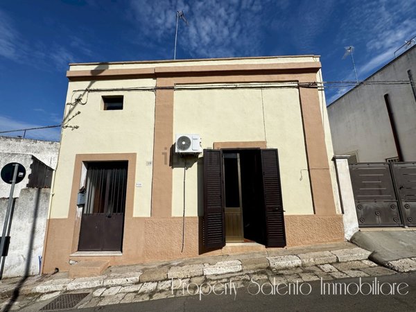 casa indipendente in vendita ad Ugento
