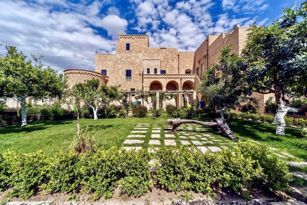 negozio in vendita ad Ugento