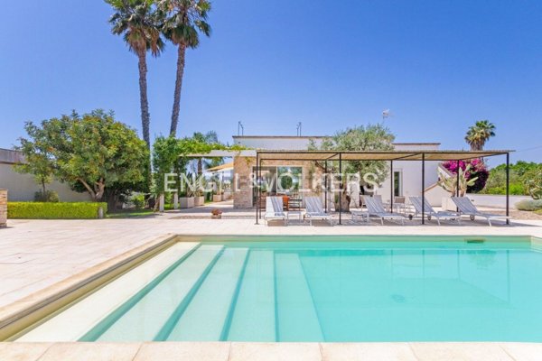 casa indipendente in vendita ad Ugento