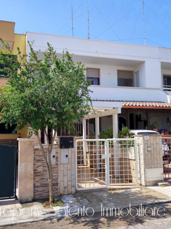 appartamento in vendita ad Ugento in zona Torre San Giovanni