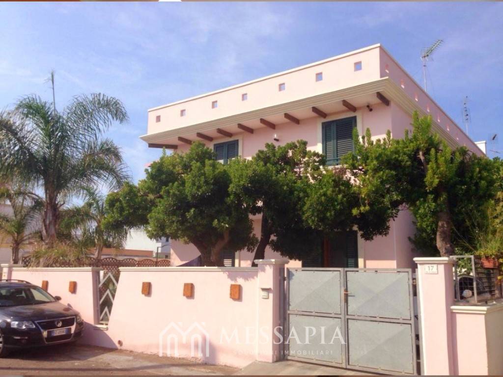 casa indipendente in vendita ad Ugento in zona Torre San Giovanni