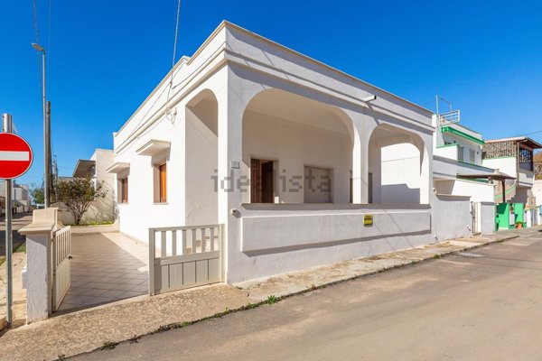 casa indipendente in vendita ad Ugento in zona Lido Marini